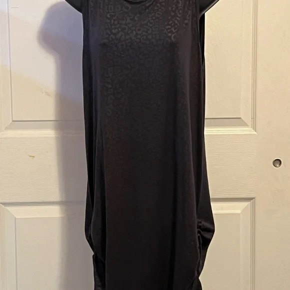 Black Sheath Mini Dress with Crew Neck - Picture 1 of 6